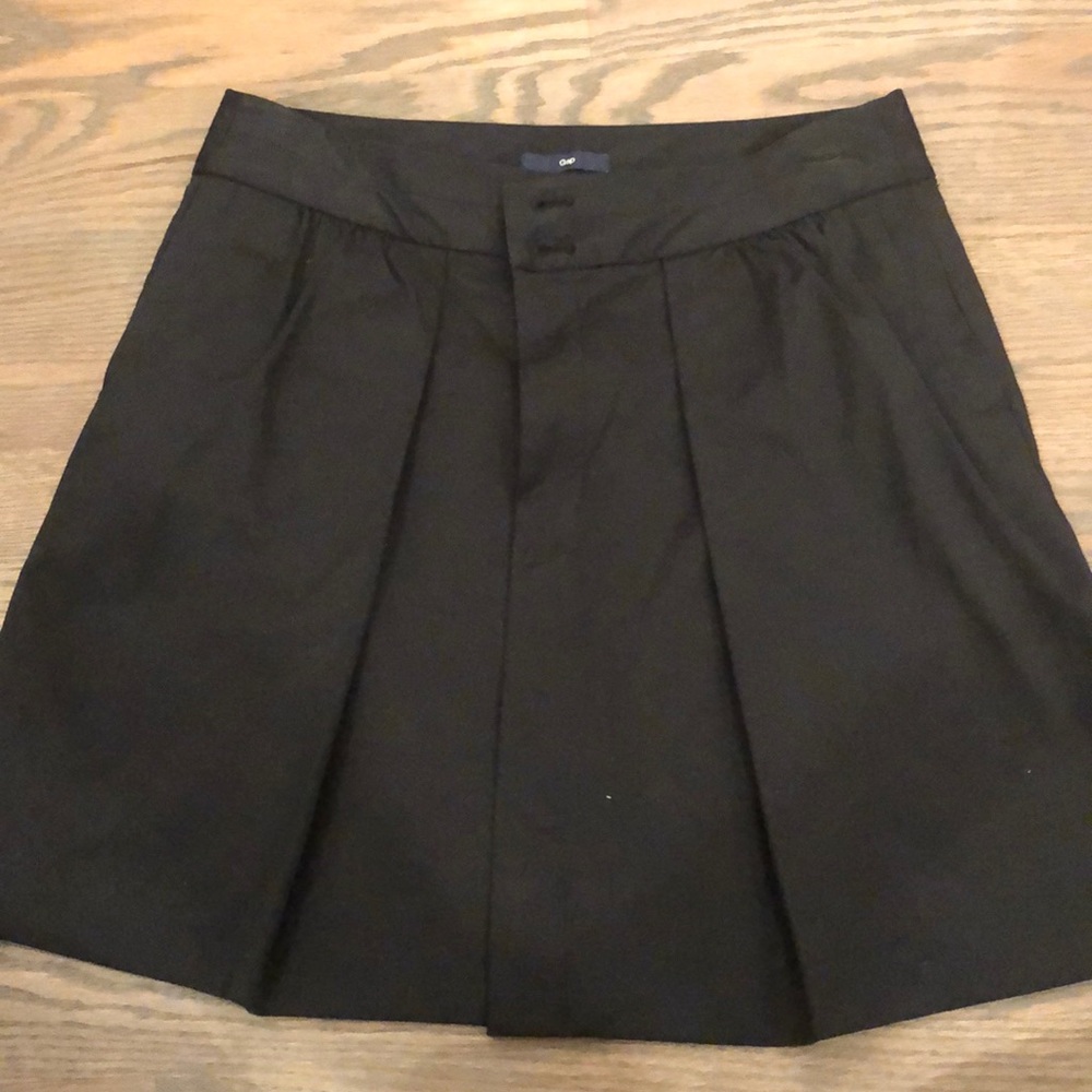 Gap skirt